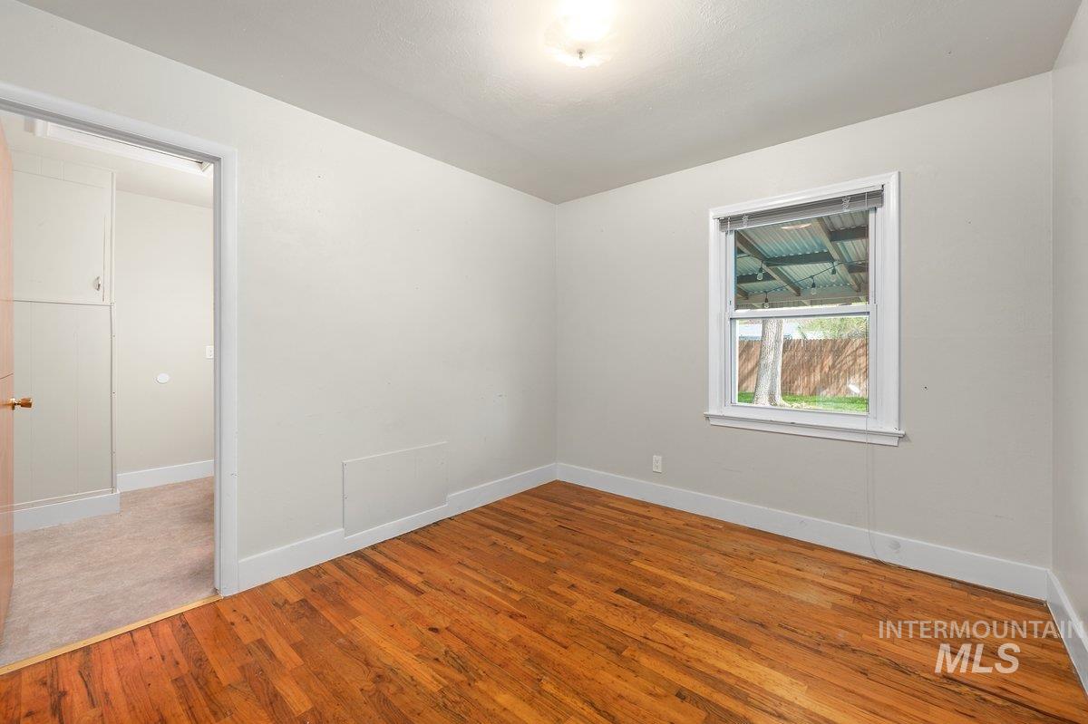 1404 S Longmont Ave
