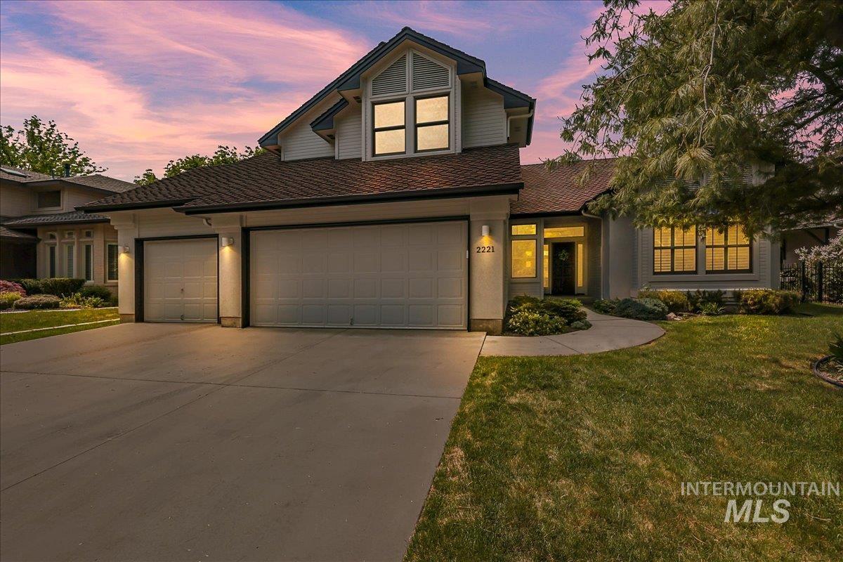 2221 S Crosscreek Lane