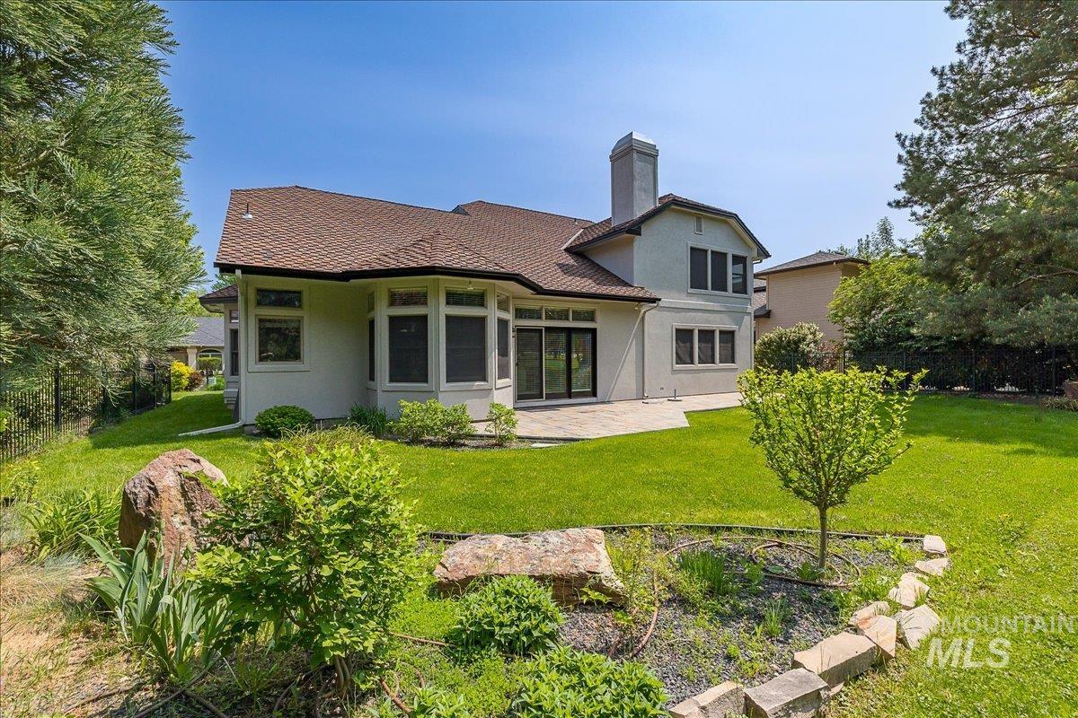 2221 S Crosscreek Lane