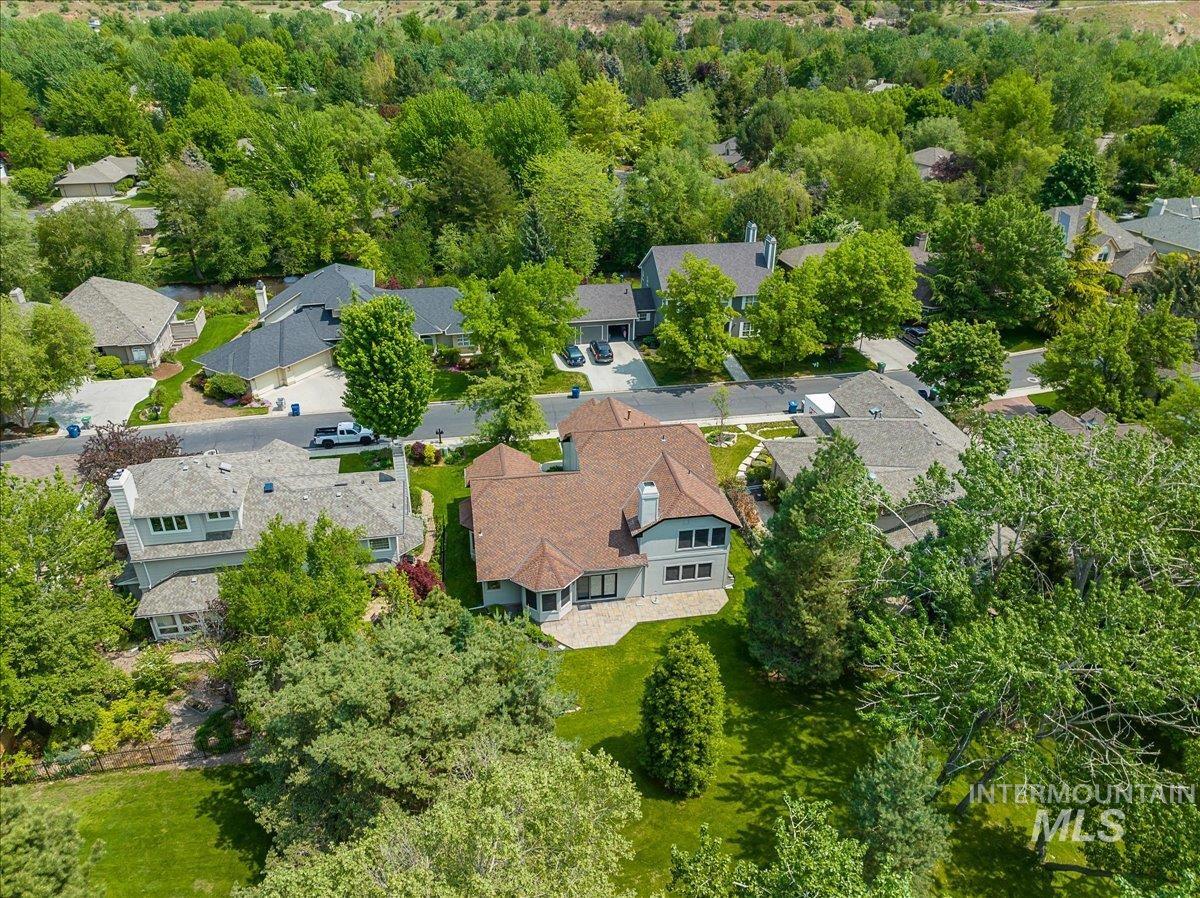 2221 S Crosscreek Lane