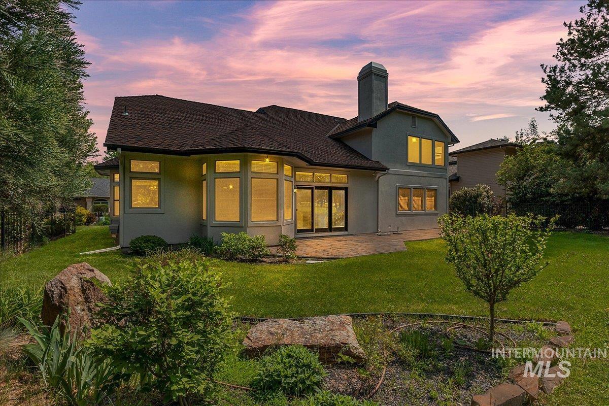 2221 S Crosscreek Lane