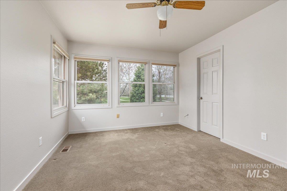 2221 S Crosscreek Lane