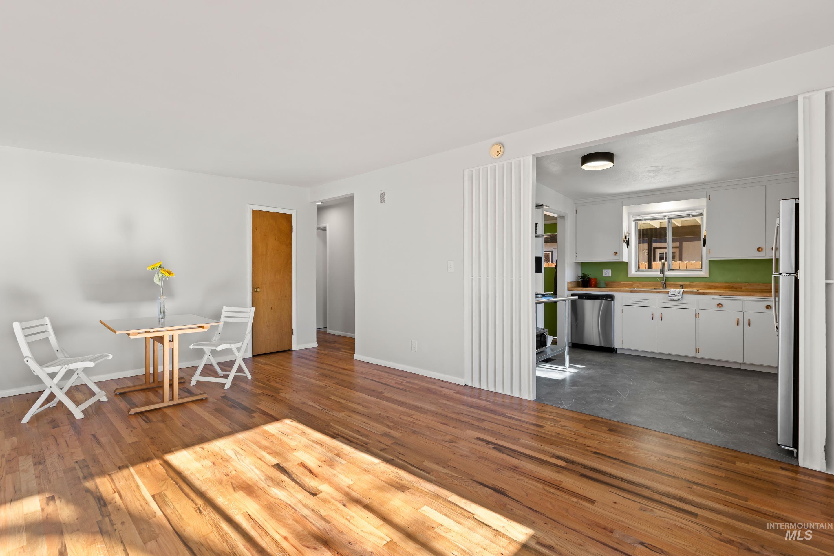 4308 W Clark Street