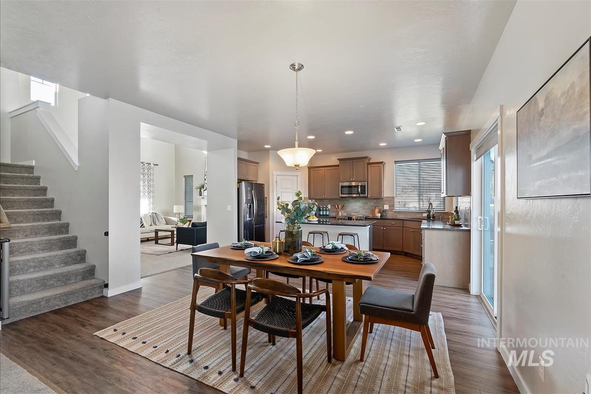 1036 W Flower Garden