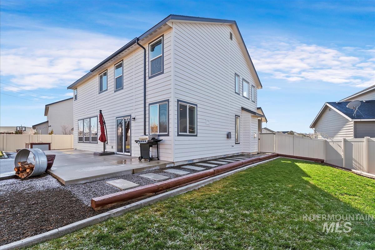 1036 W Flower Garden
