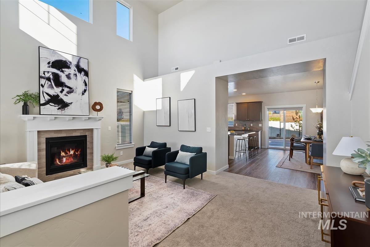 1036 W Flower Garden