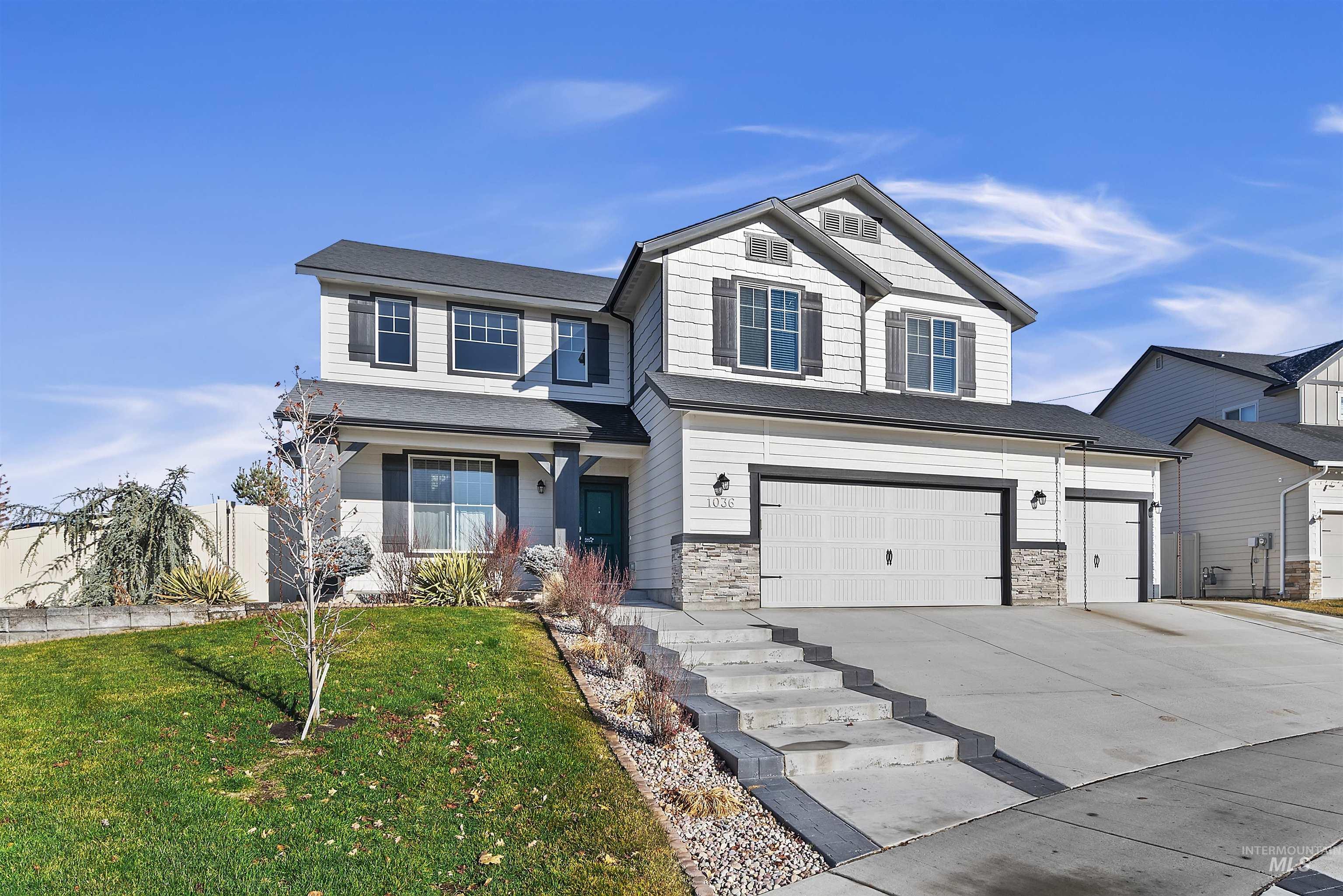 1036 W Flower Garden