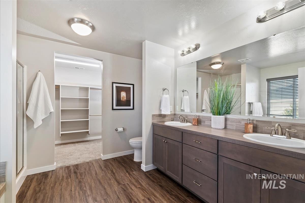 1036 W Flower Garden