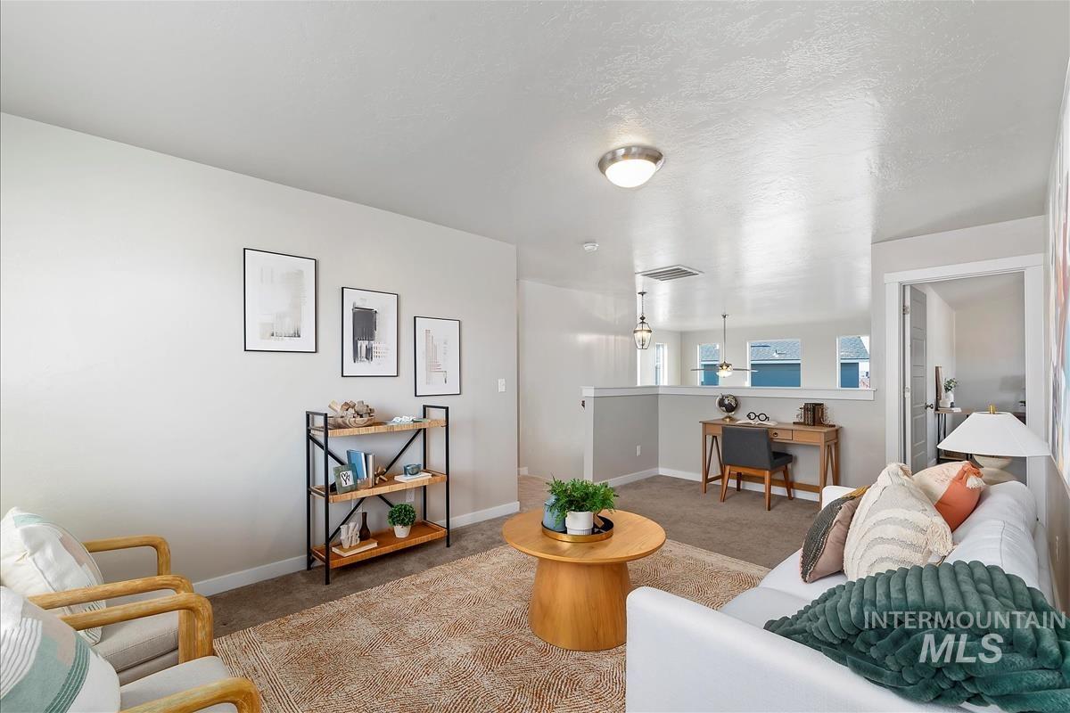 1036 W Flower Garden