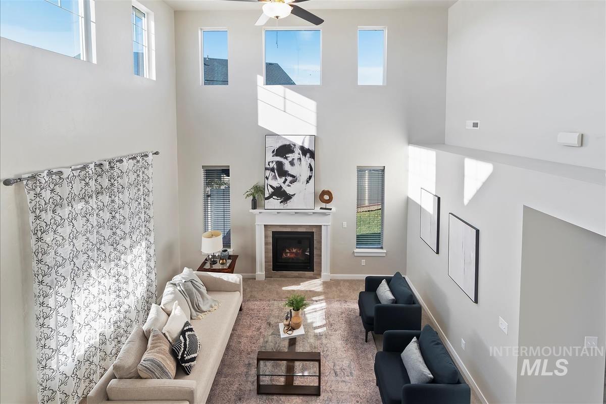 1036 W Flower Garden