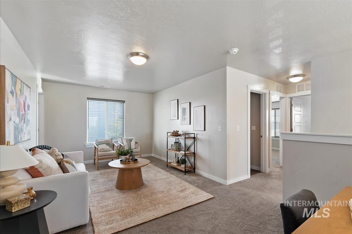1036 W Flower Garden