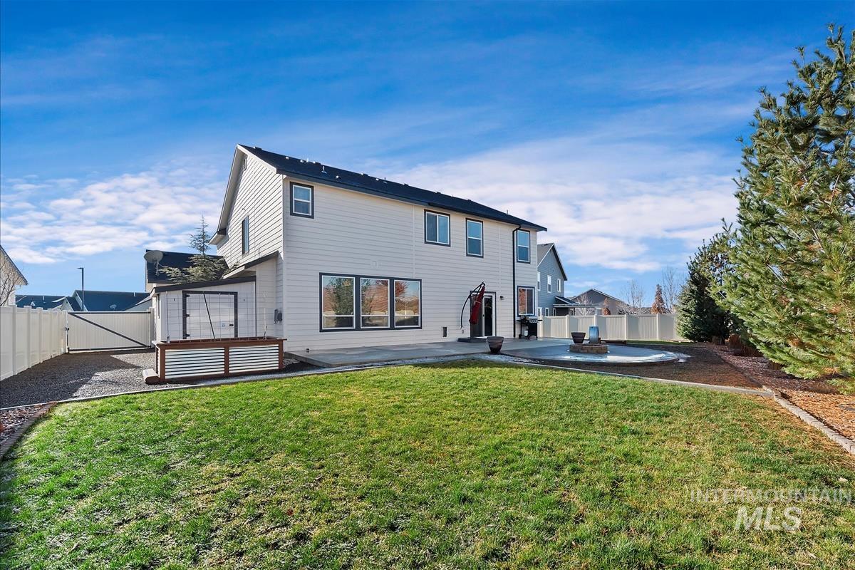 1036 W Flower Garden
