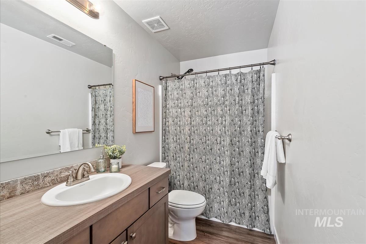 1036 W Flower Garden
