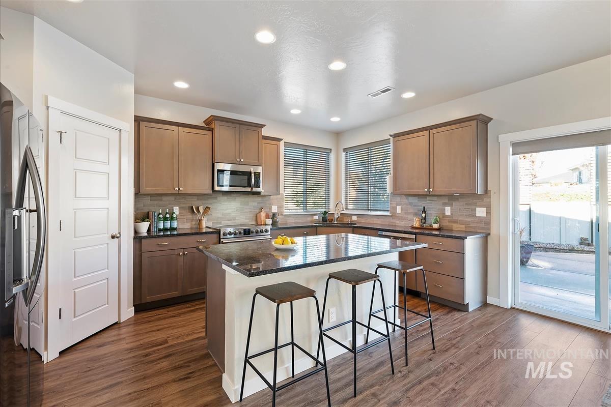 1036 W Flower Garden