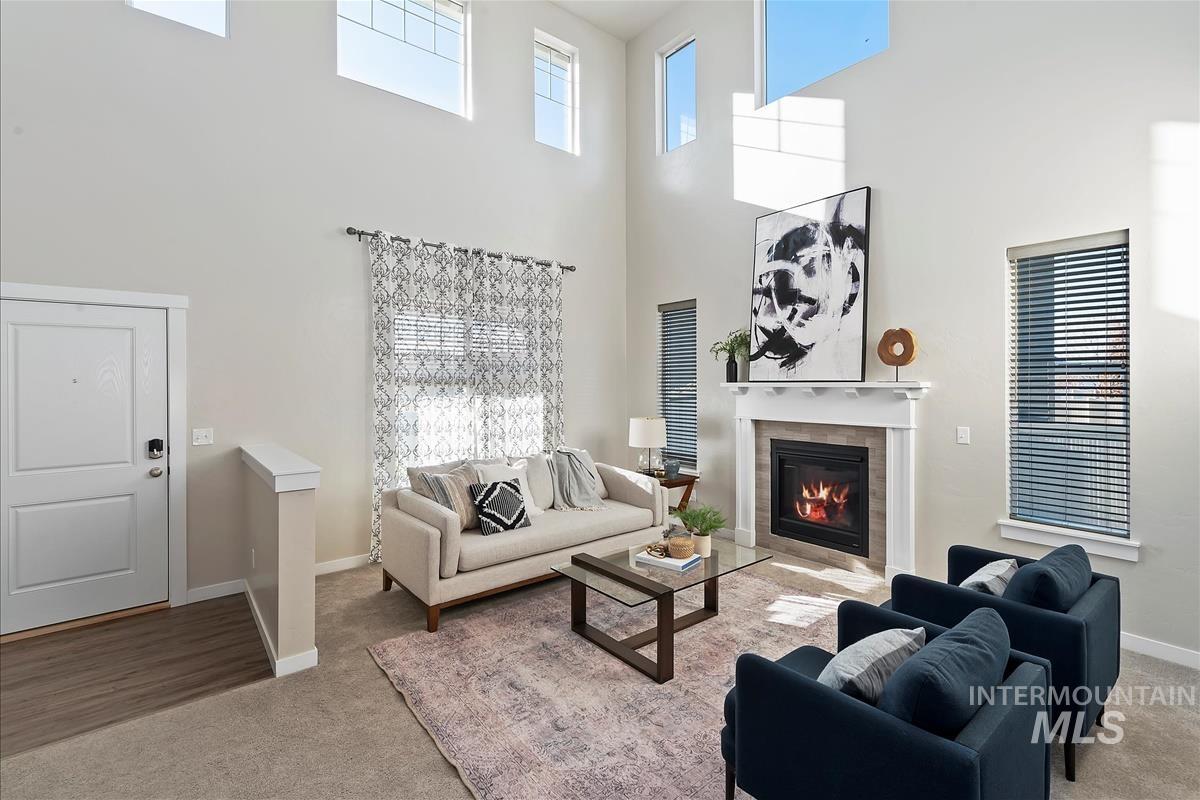 1036 W Flower Garden