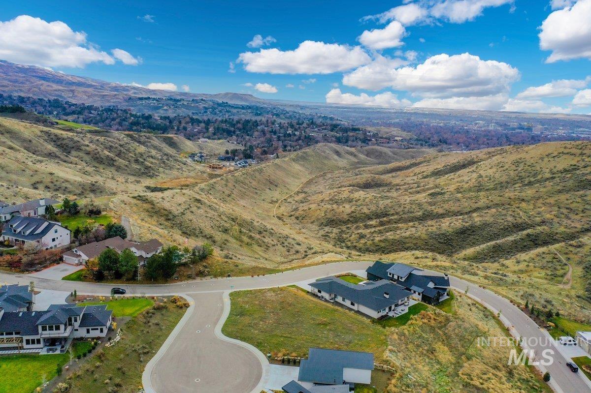 4097 N Hawkeye