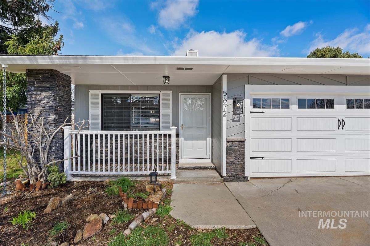 5672 W Ellens Ferry Dr.