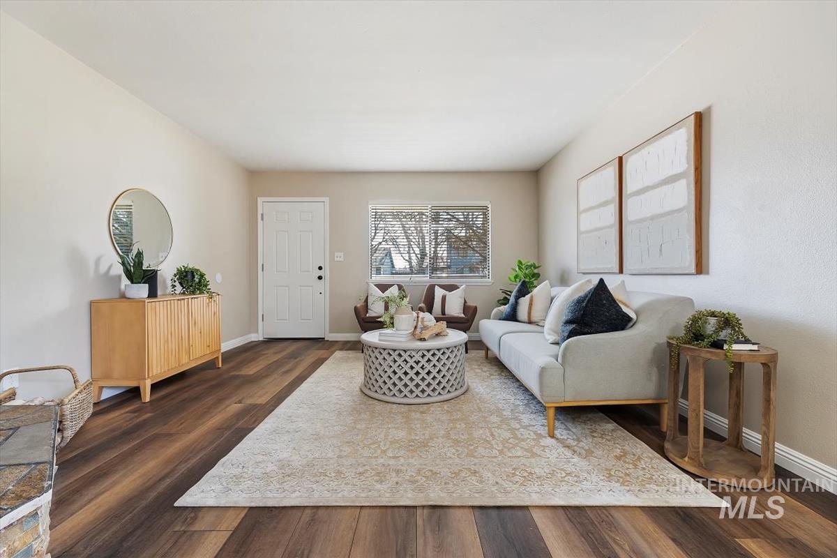 5672 W Ellens Ferry Dr.