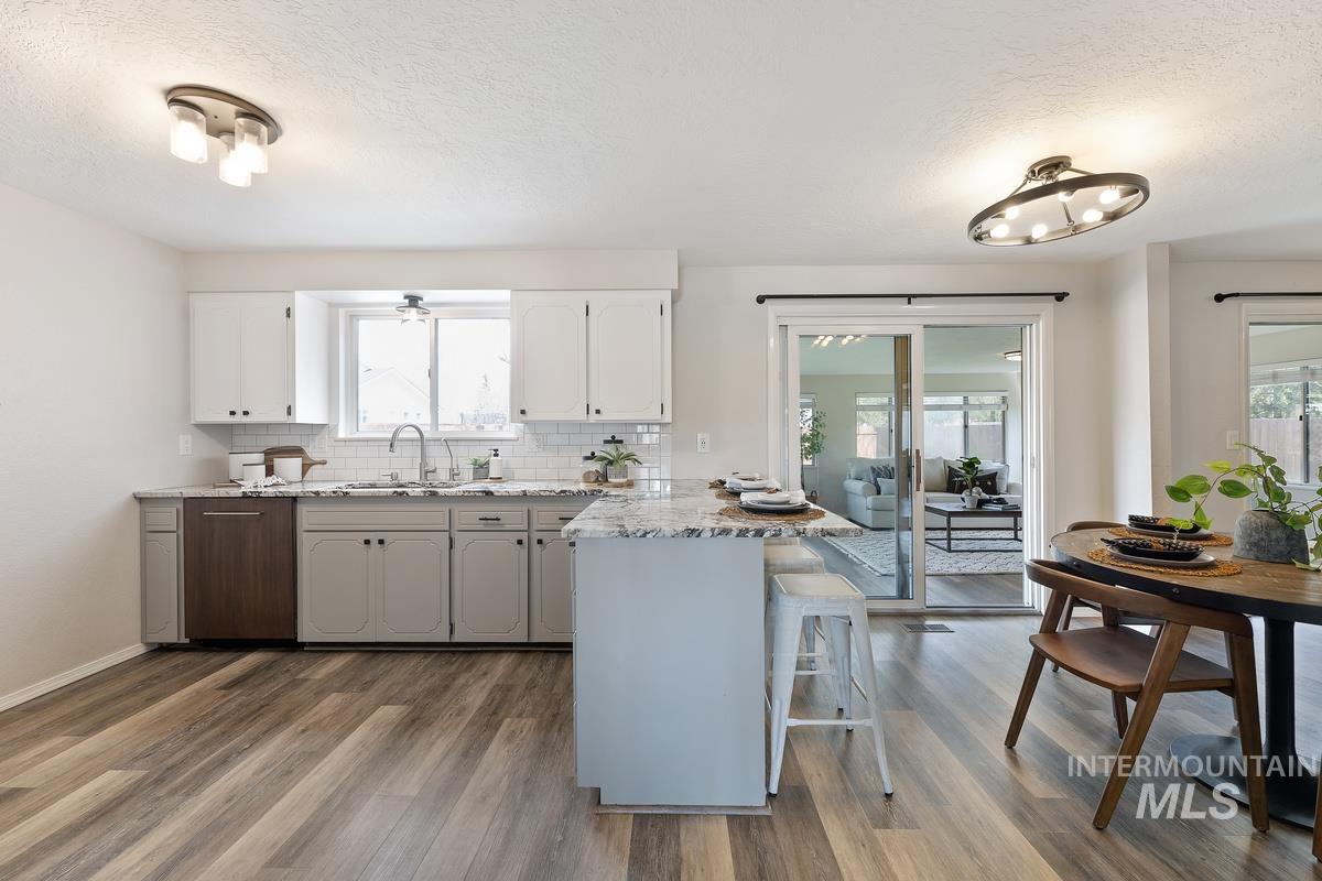 12600 W Goldenrod
