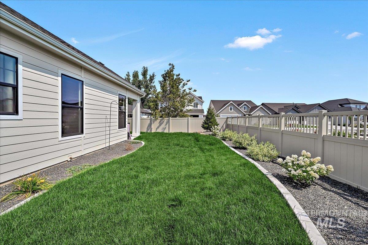 5168 N Brock