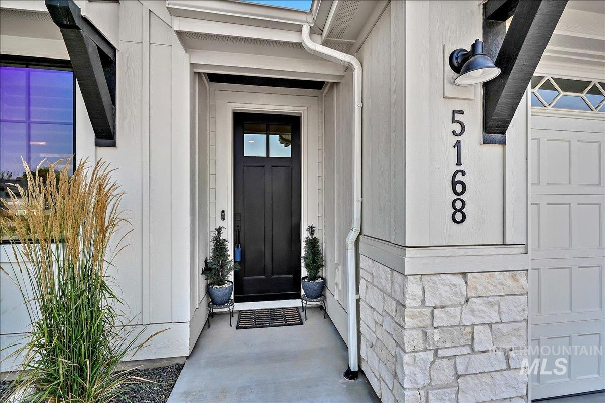5168 N Brock