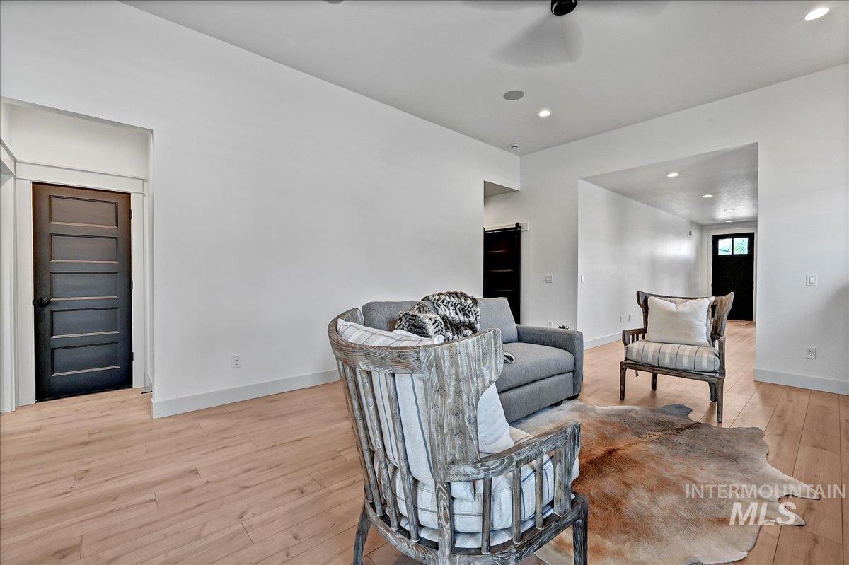 5168 N Brock