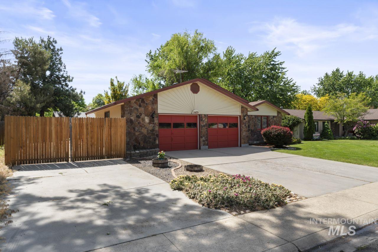 5429 W Ellens Ferry Dr.