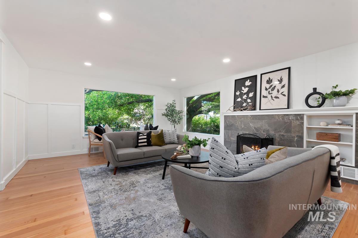 1405 S Allen