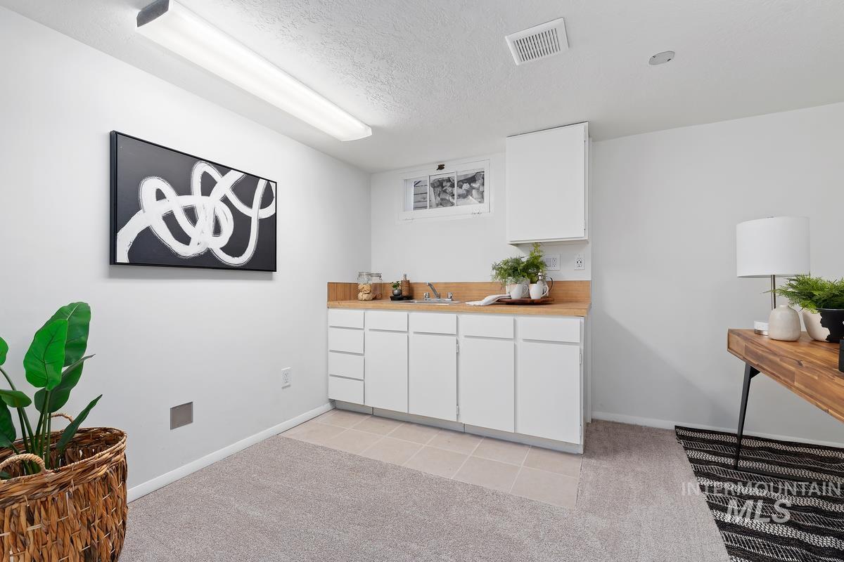1405 S Allen