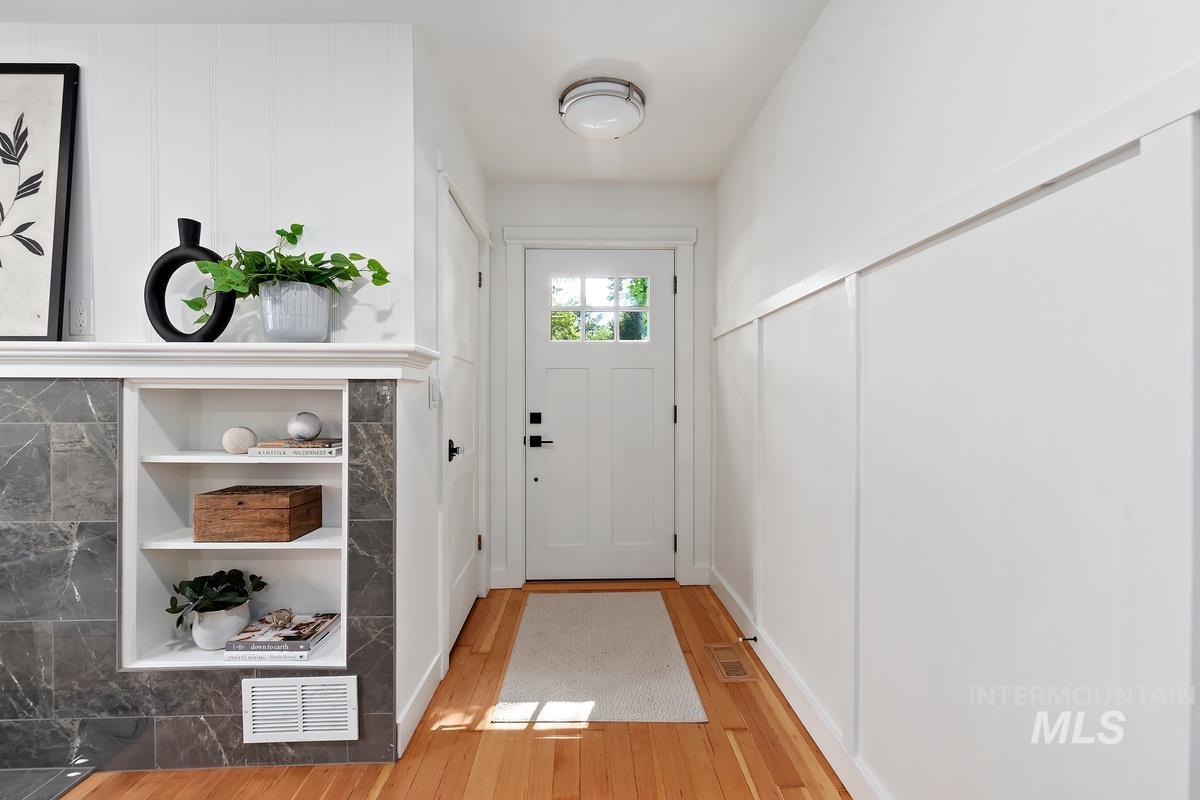 1405 S Allen