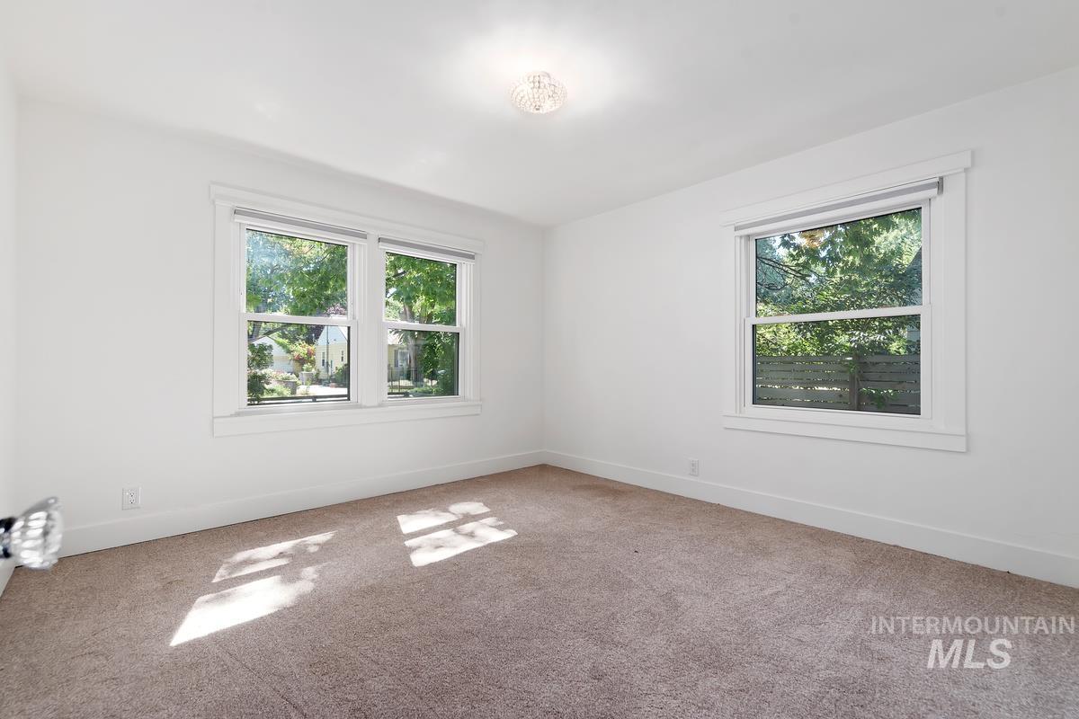 1405 S Allen
