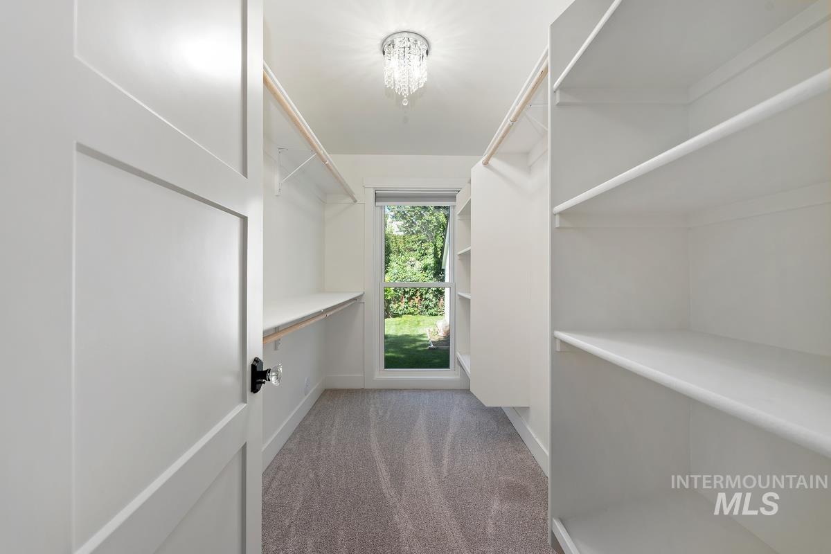 1405 S Allen