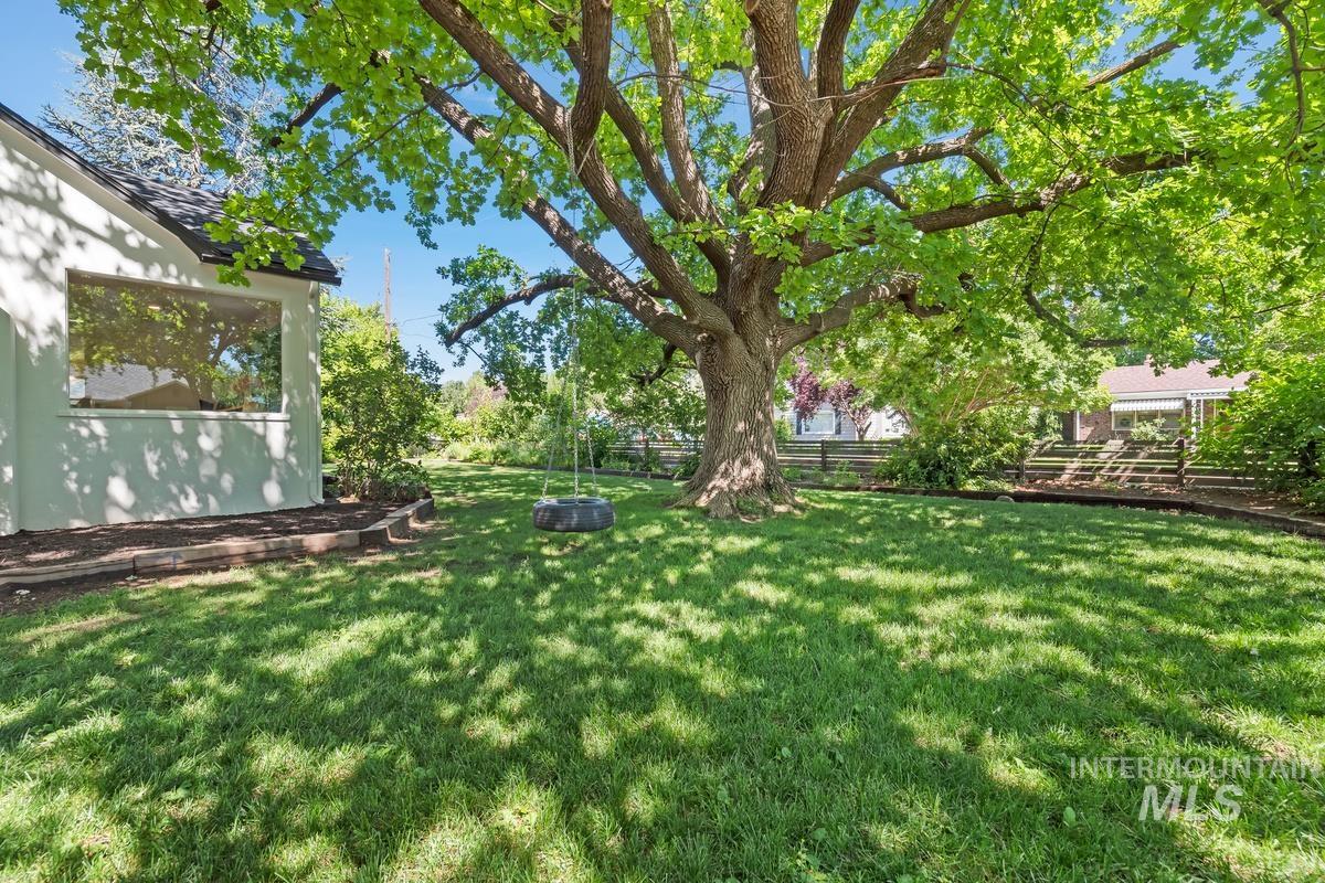 1405 S Allen