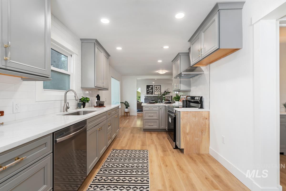 1405 S Allen