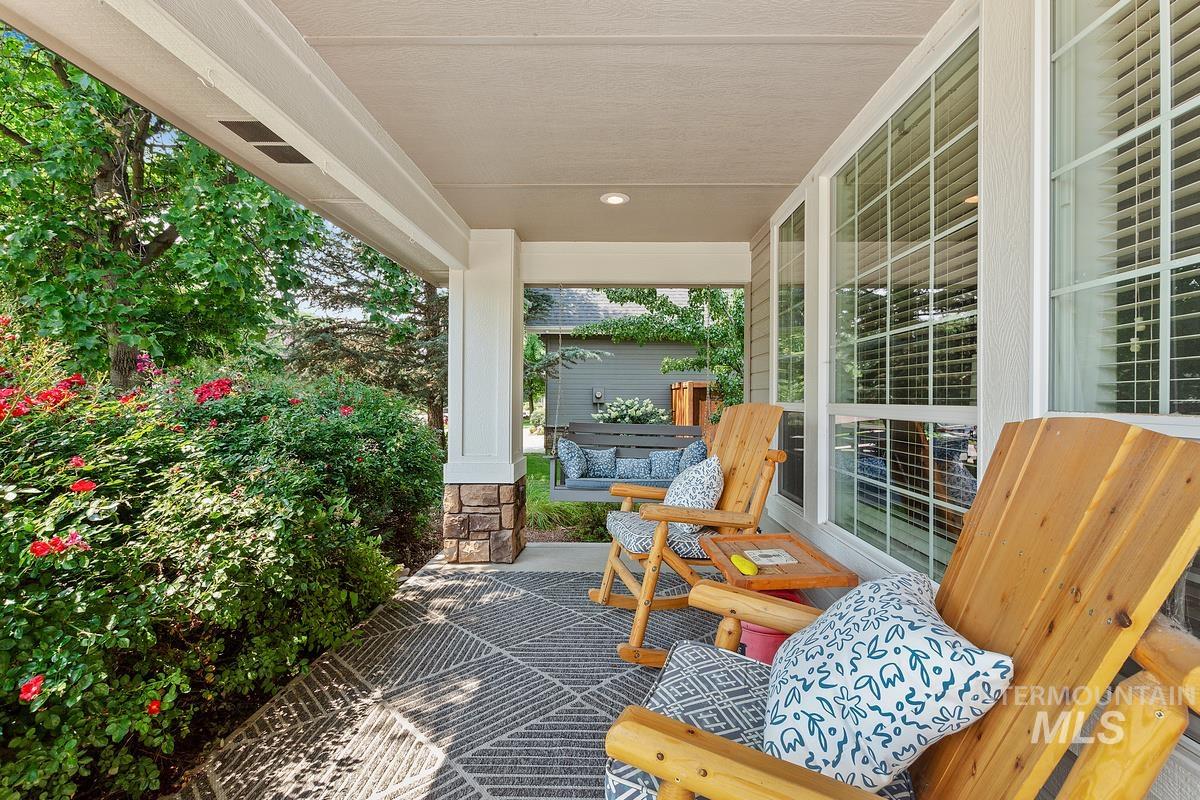 978 E Covey Run Court
