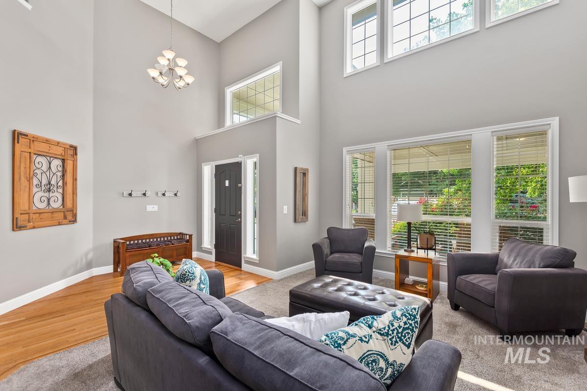 978 E Covey Run Court