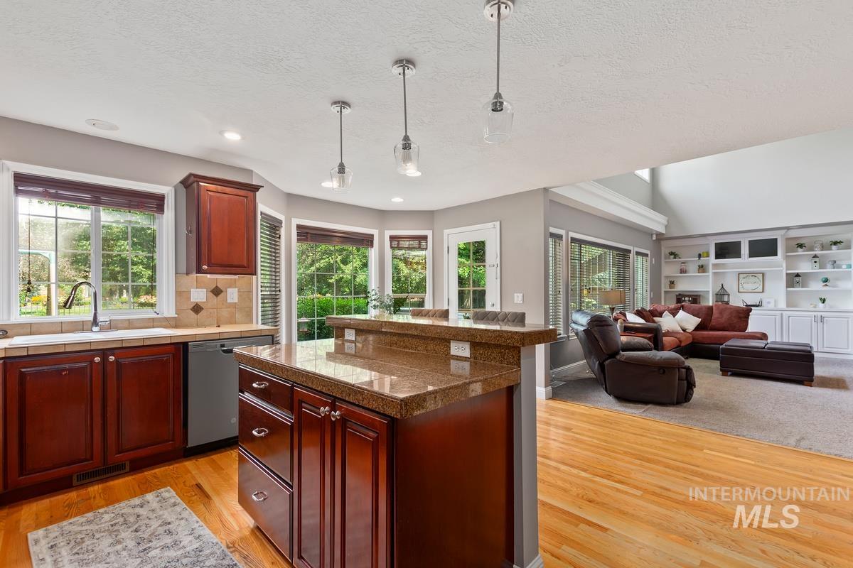 978 E Covey Run Court