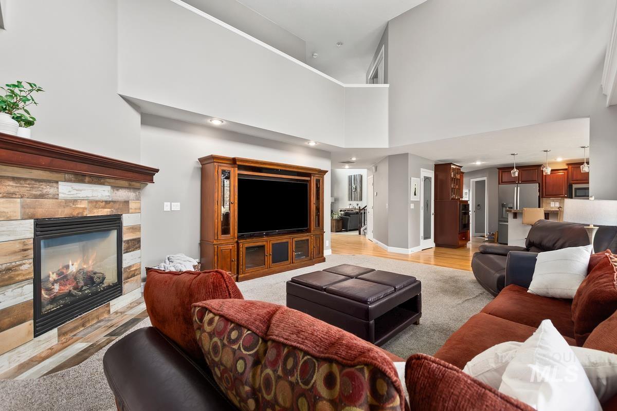 978 E Covey Run Court