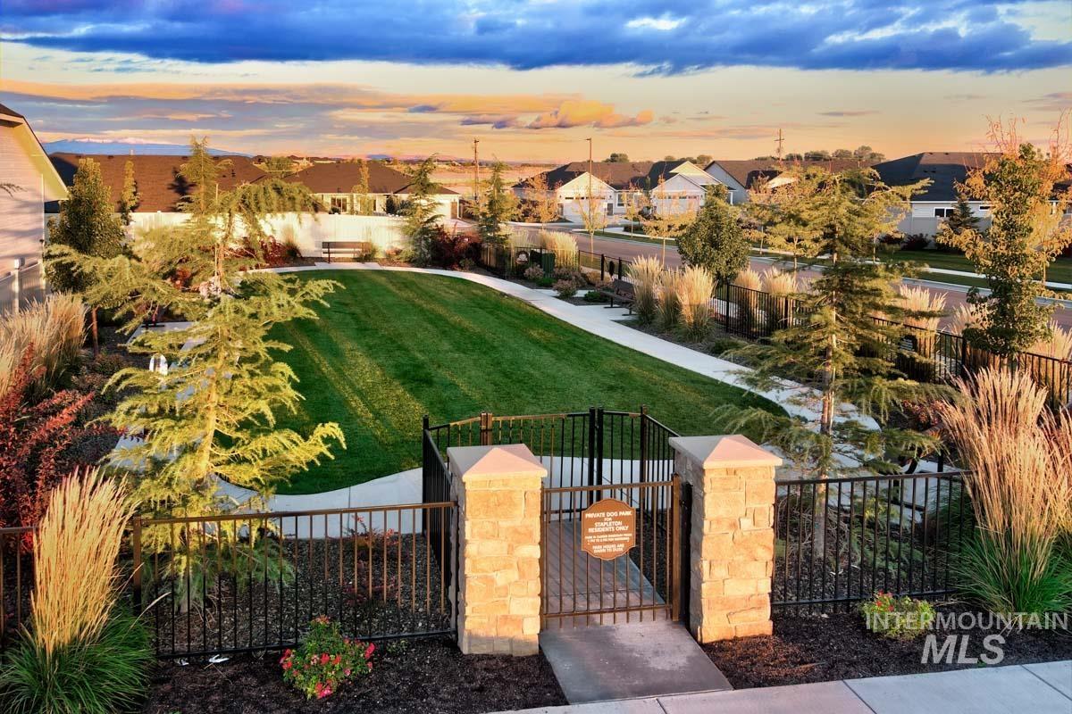 129 W Radiant Ridge