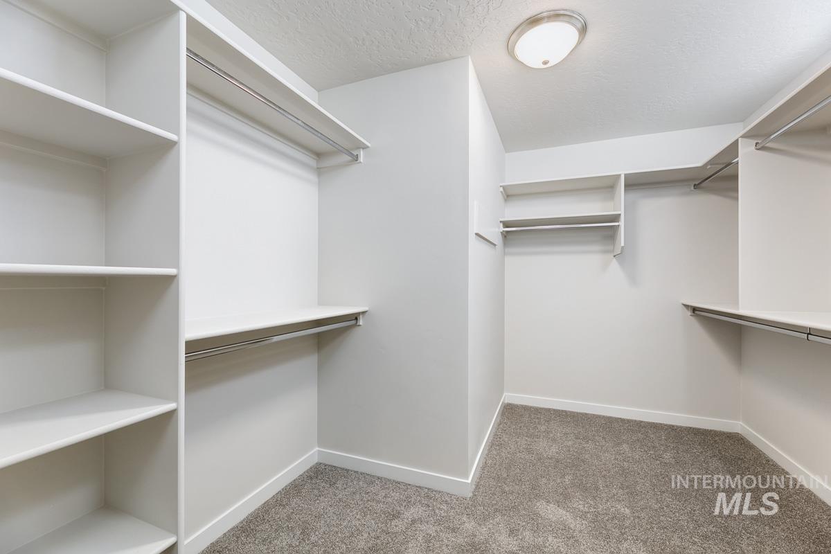 129 W Radiant Ridge