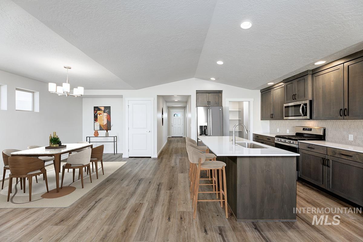 129 W Radiant Ridge