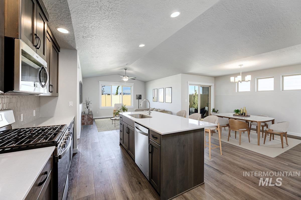 129 W Radiant Ridge