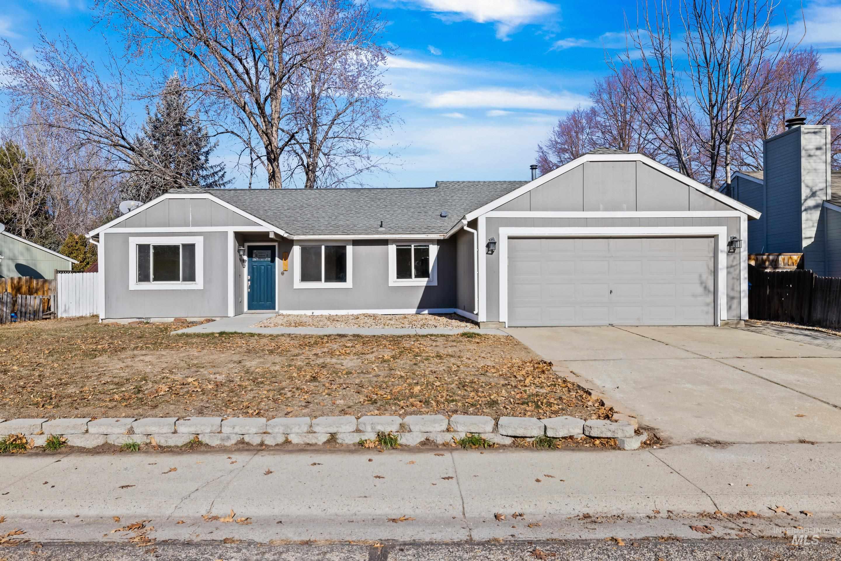 3938 N Cambria Way