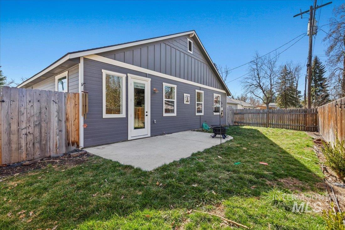5034 W Alamosa St.
