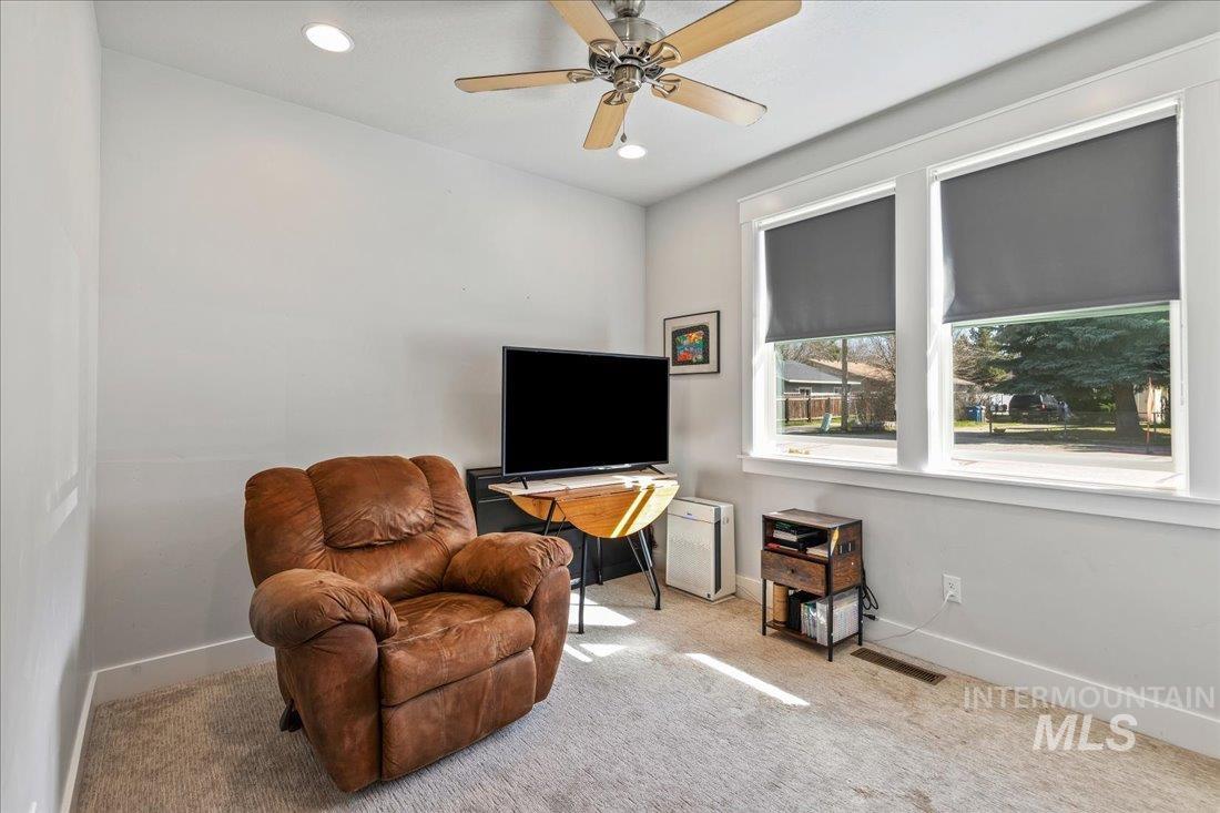5034 W Alamosa St.