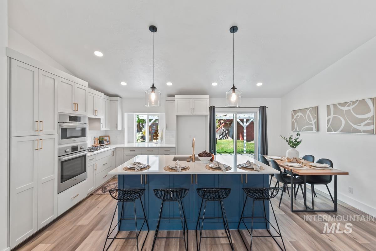 4227 N Waterford