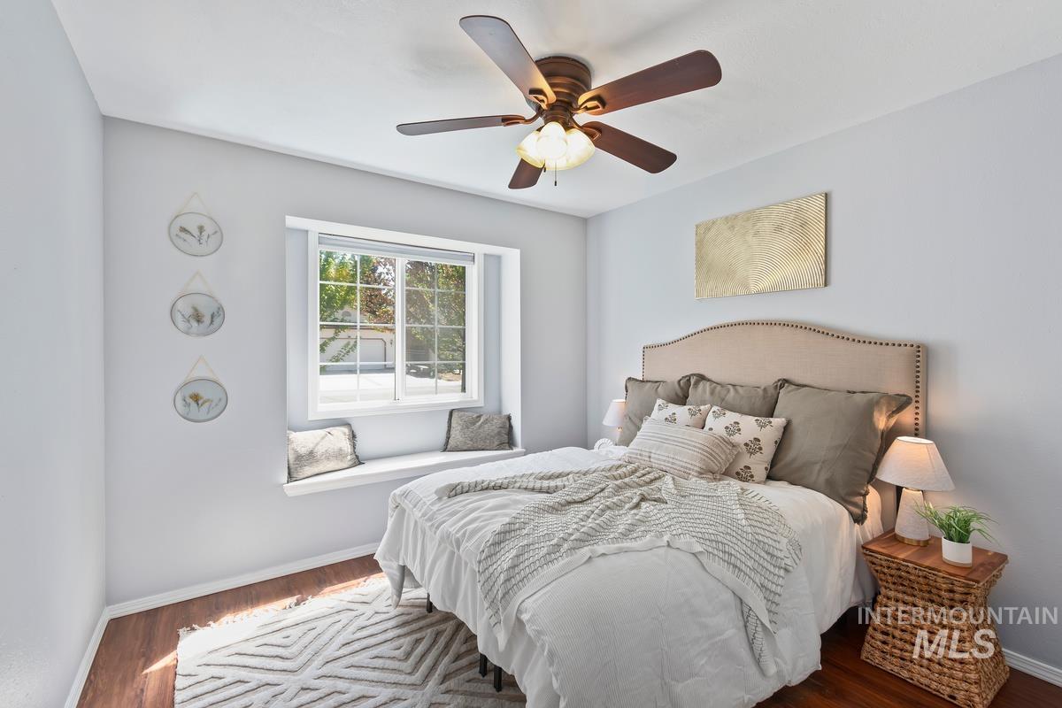 4227 N Waterford