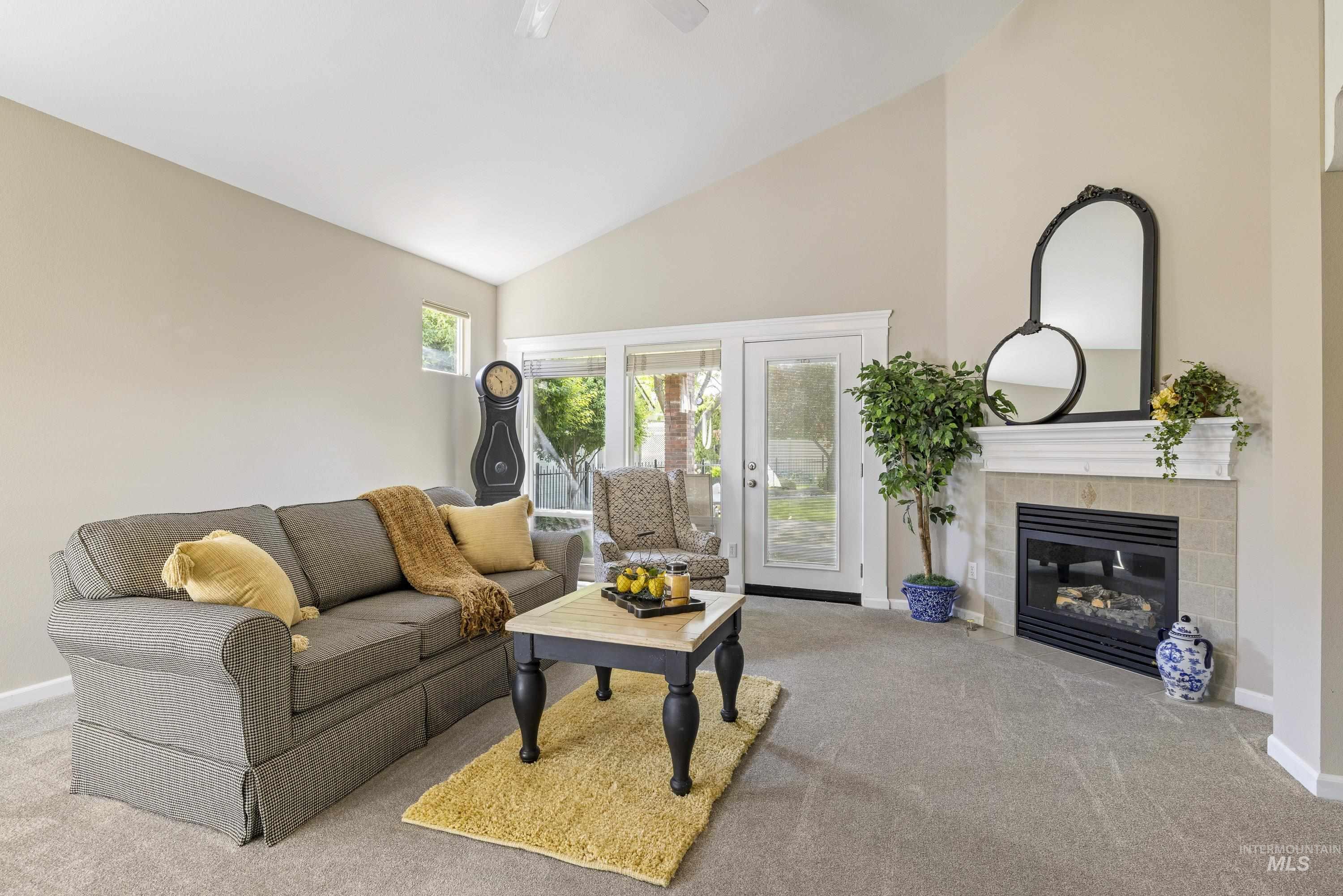 4487 Bunker Ln