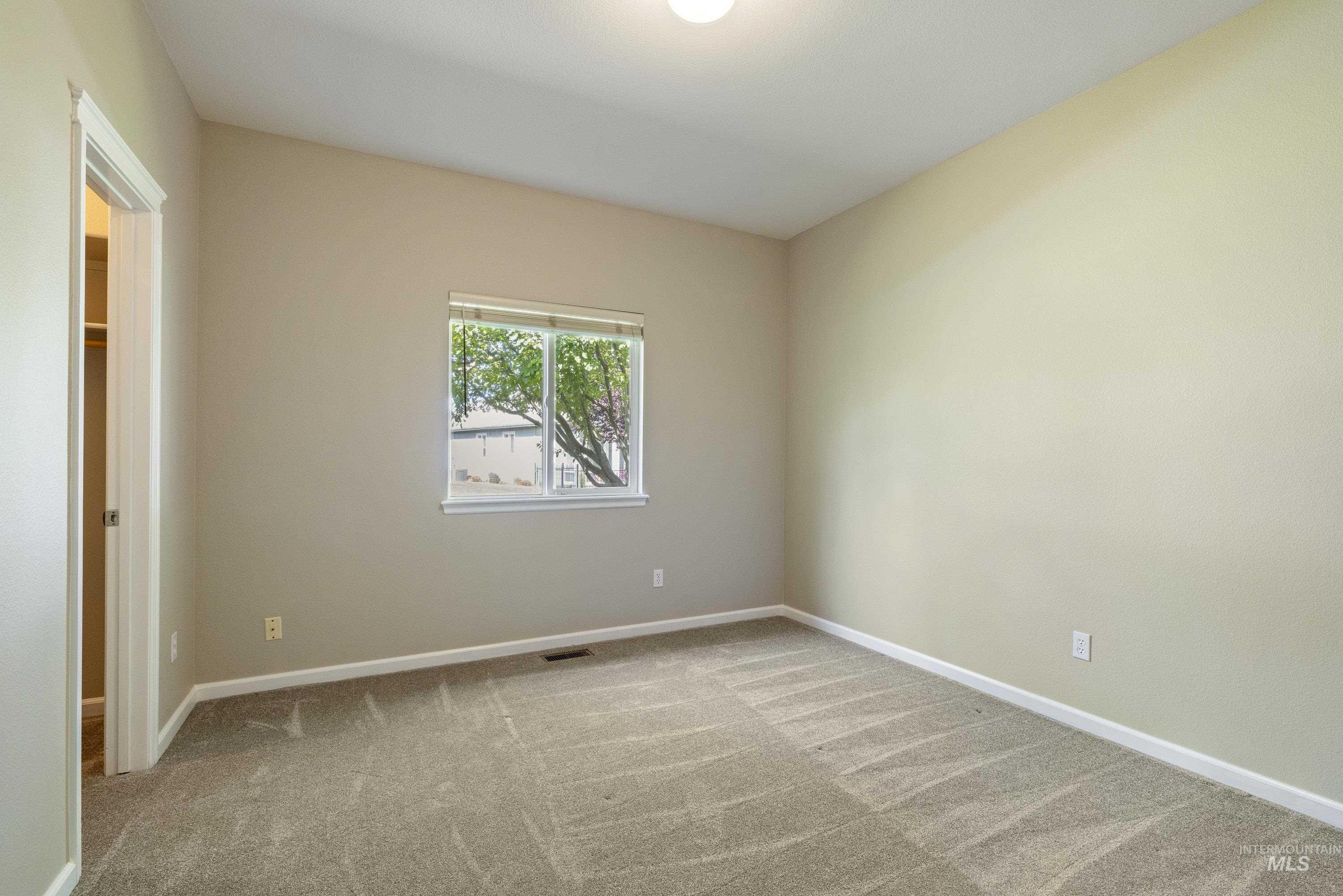 4487 Bunker Ln