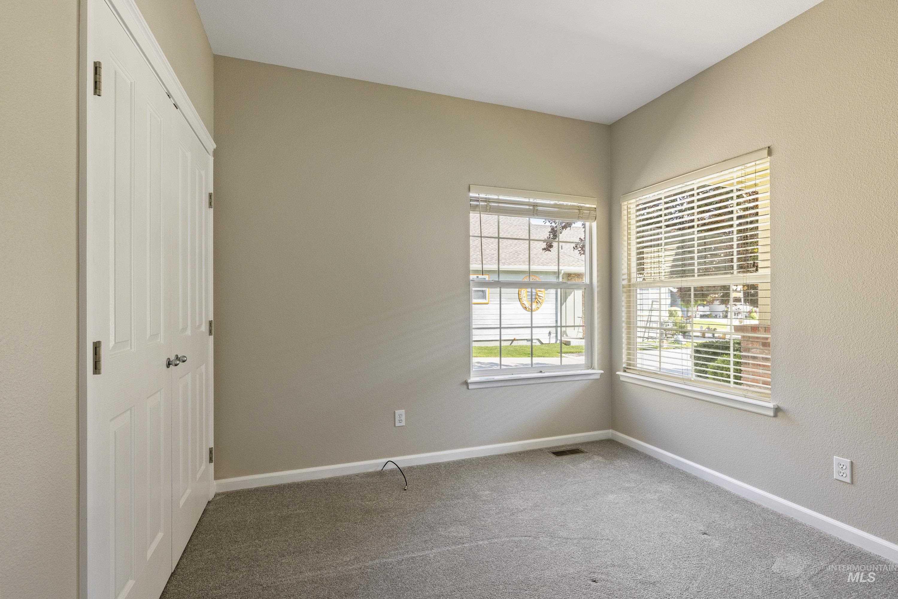 4487 Bunker Ln
